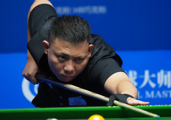 甲充满兴趣 甲充满兴趣