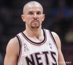 随着社交媒 随着社交媒