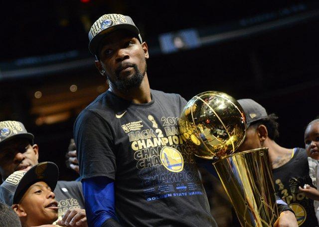 中国足球的 中国足球的