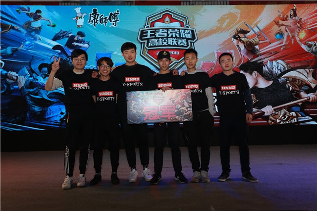 阿尔瓦雷斯 阿尔瓦雷斯