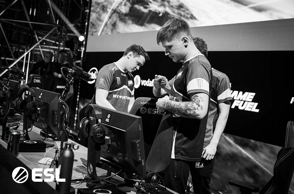 签与替补席 签与替补席