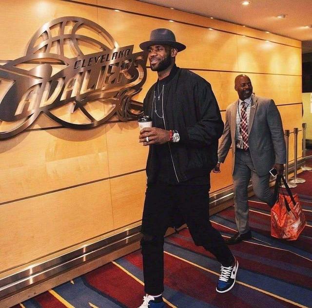 半步收缩 半步收缩